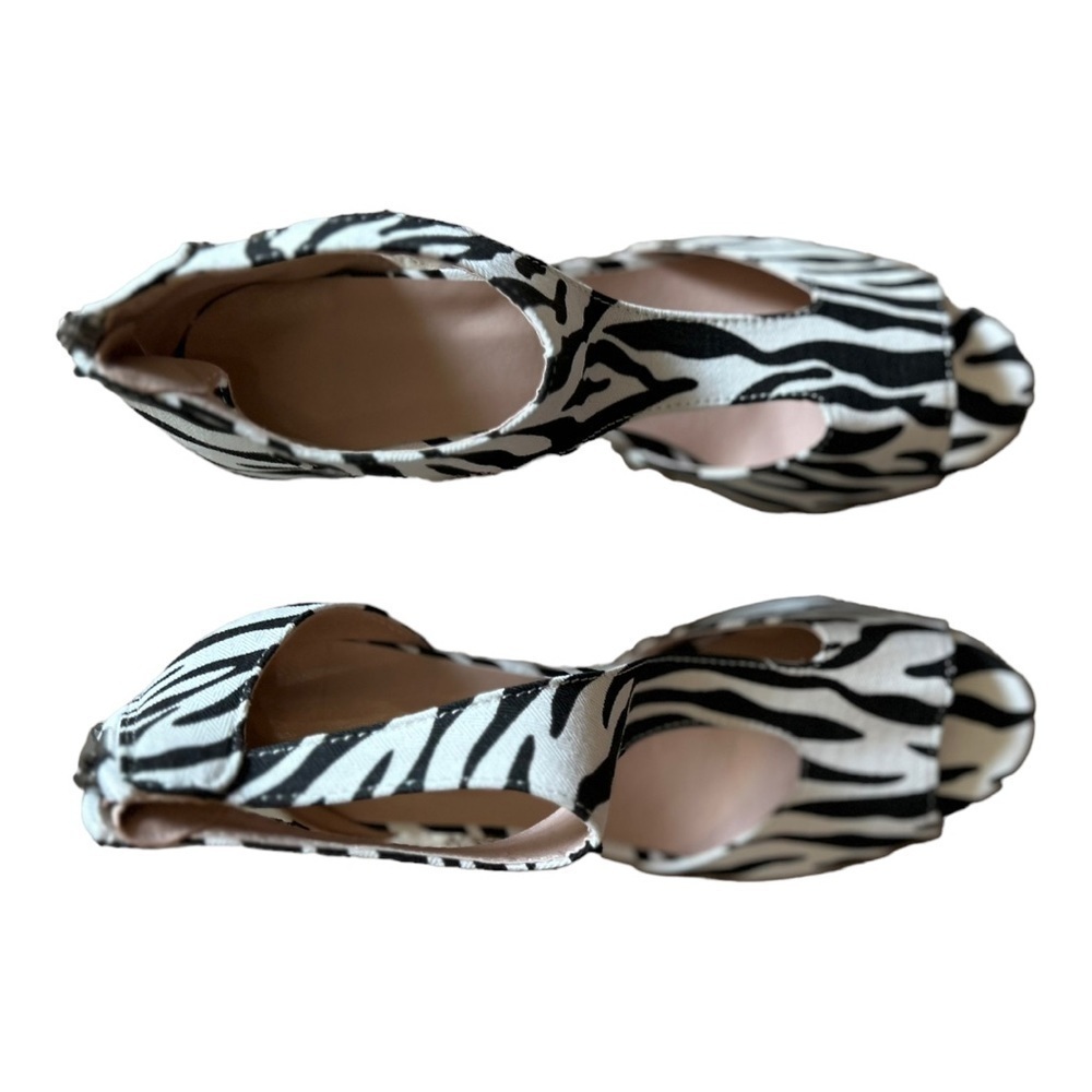 YASIRUN White Zebra Cutout Ankle-Strap Sandal - Women - Picture 5 of 13